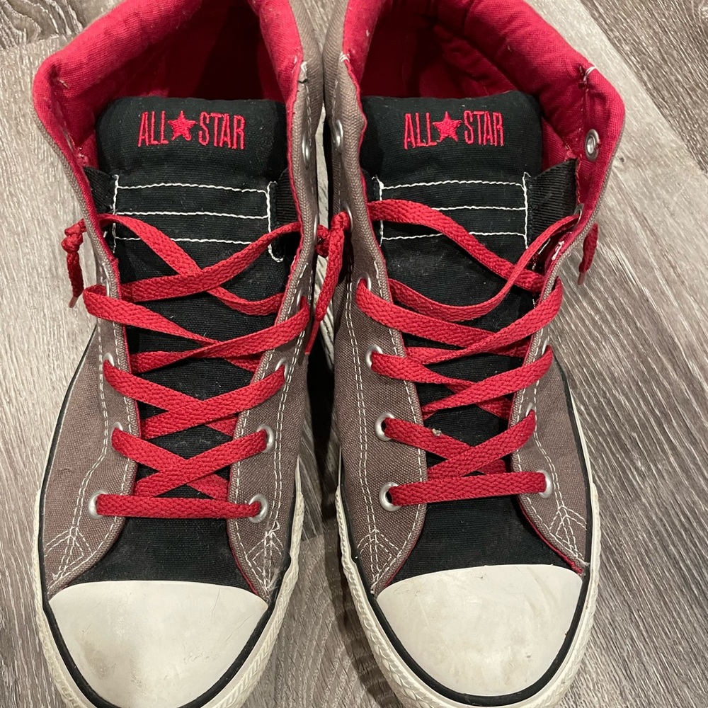 Converse Sz 11.5 Chuck Taylor All Star Street Mid Charcoal Red Black 136498F EUC